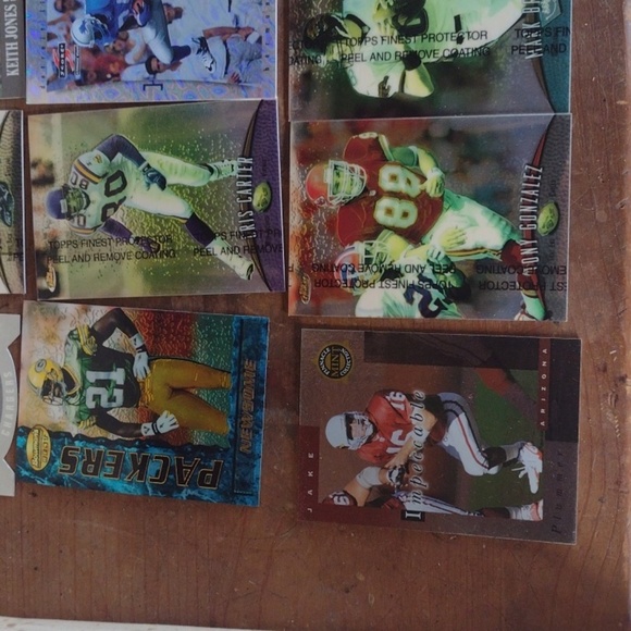 Assorted Football Trading Cards Set - Picture 4 of 6